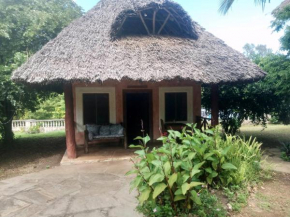 Pink Ndege cottage